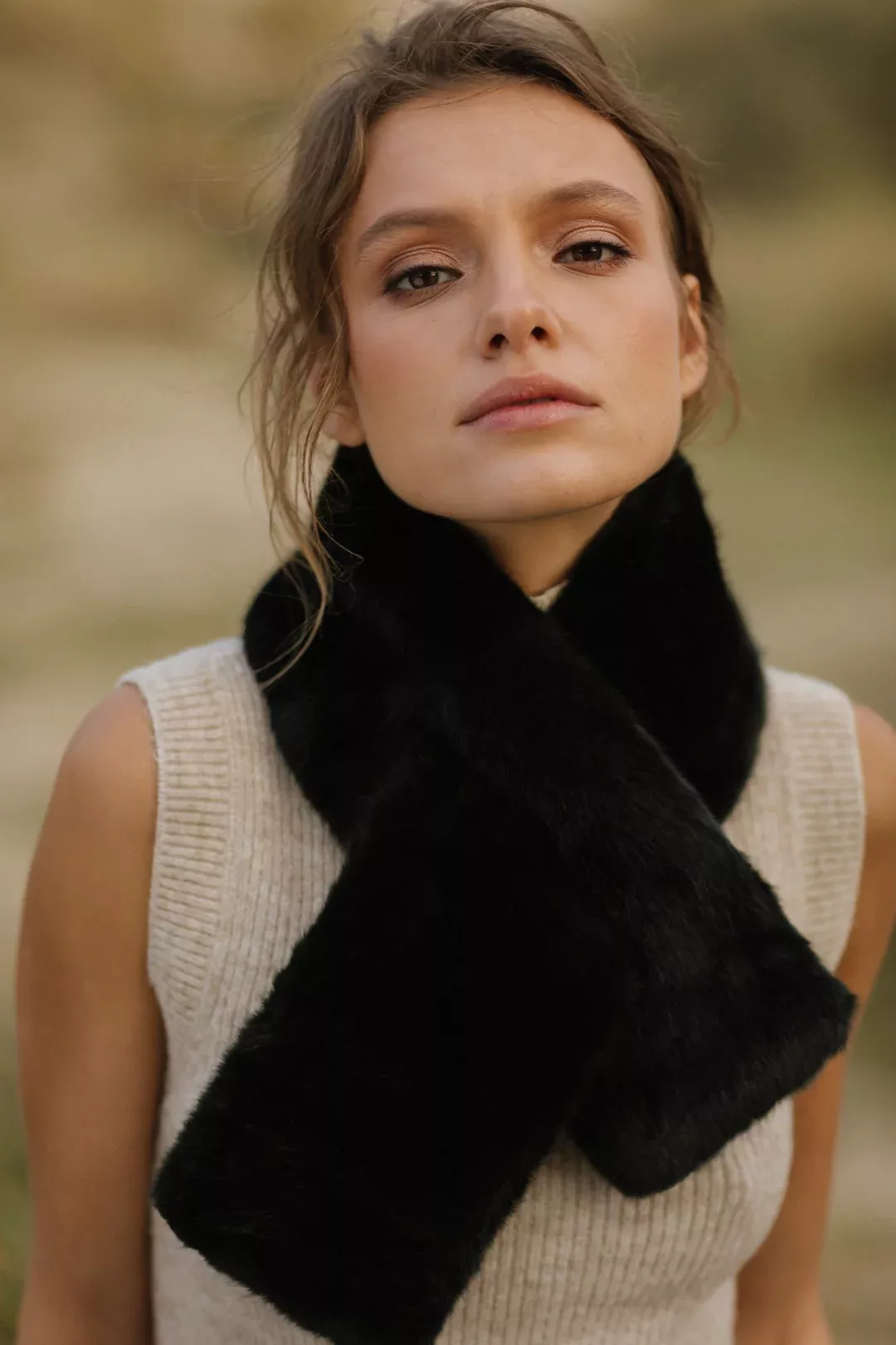 Black Faux Fur Keyhole Scarf - SASHA