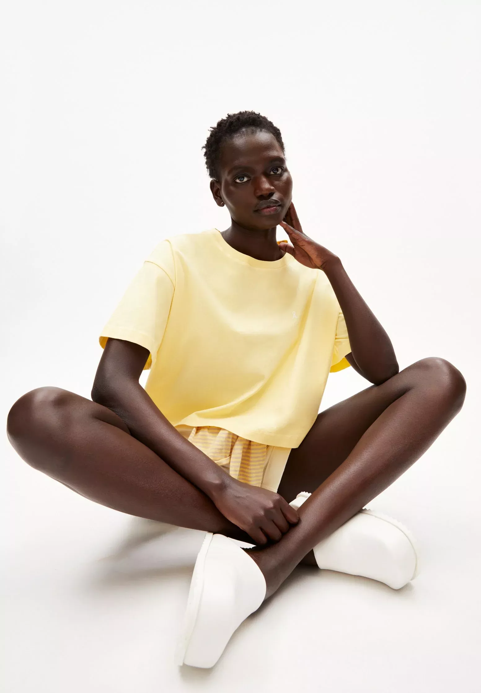 CHAARLOTTE Boxy Tee