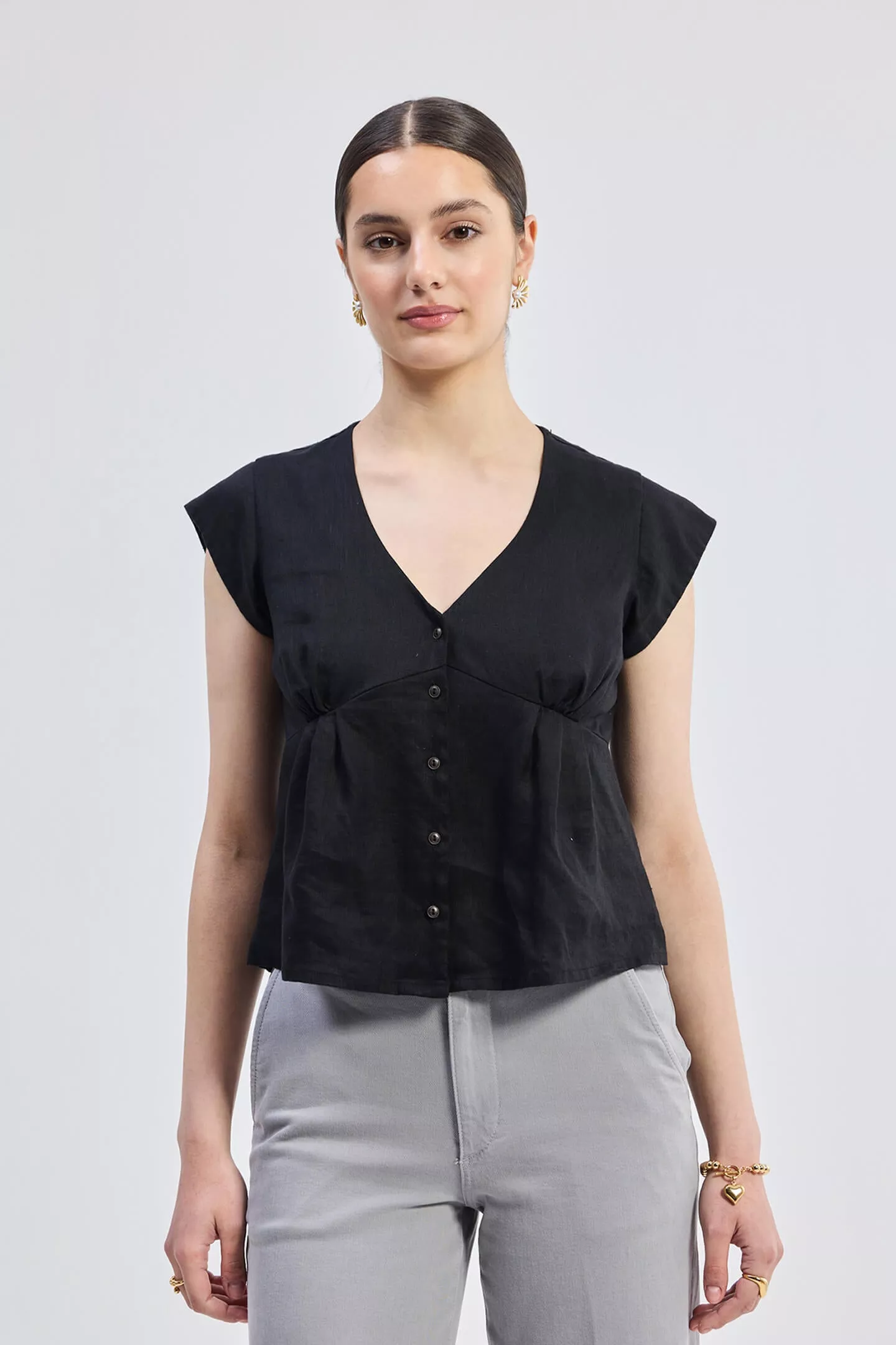 Reistor Top Short Deep V-Neck Black