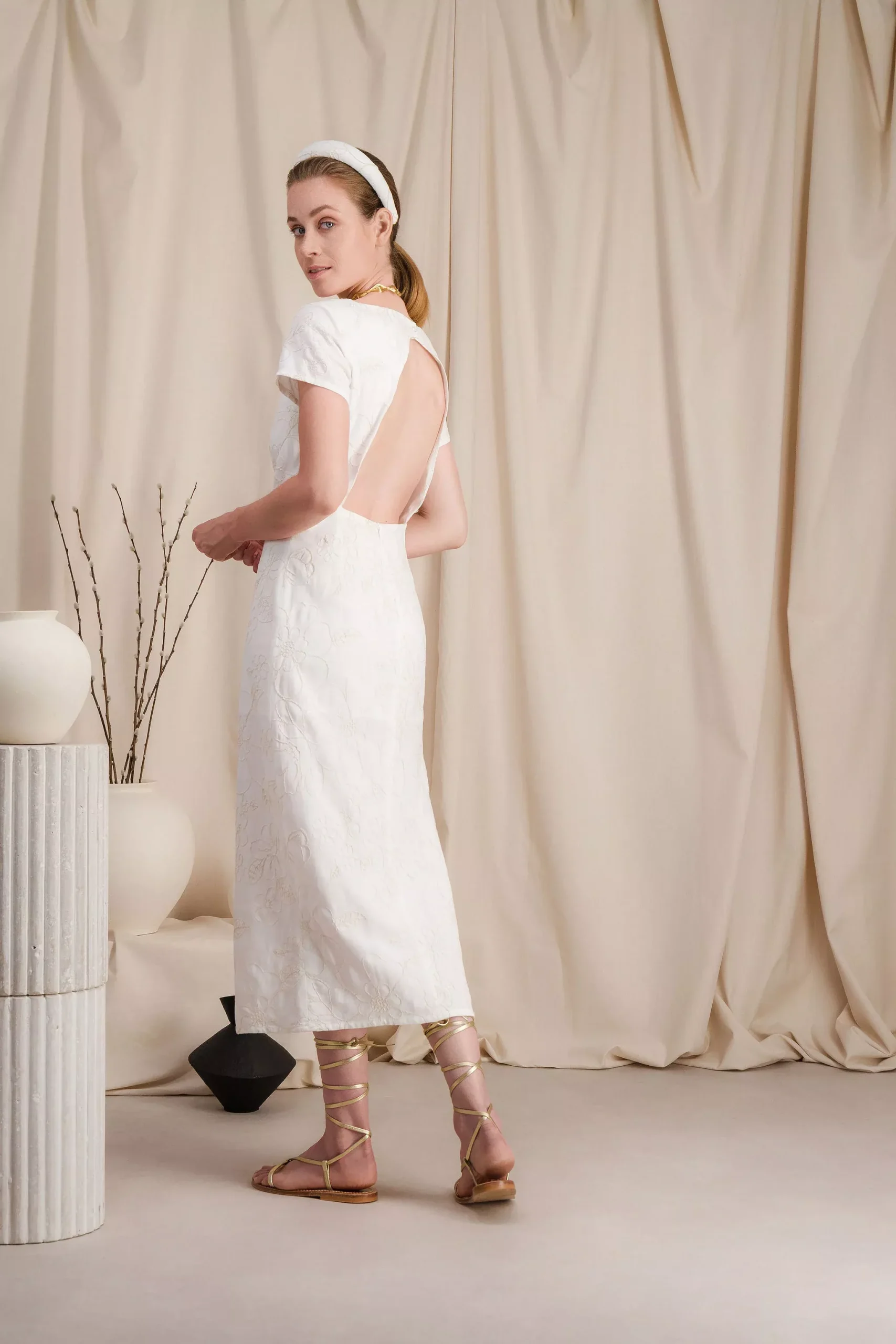 White embroidery dress - YUI