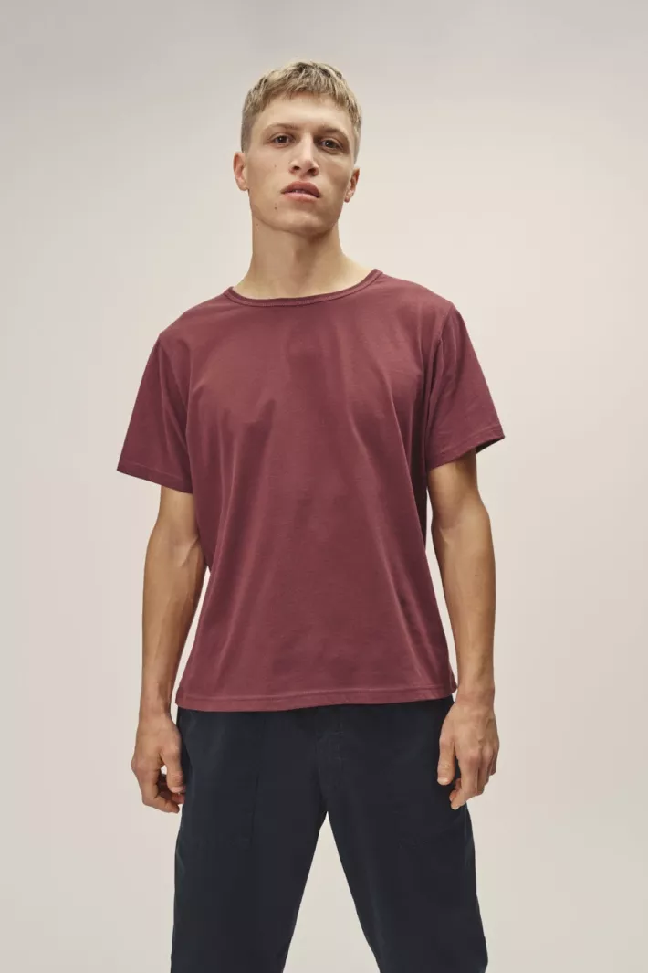 WOTE T-Shirt Dark Red