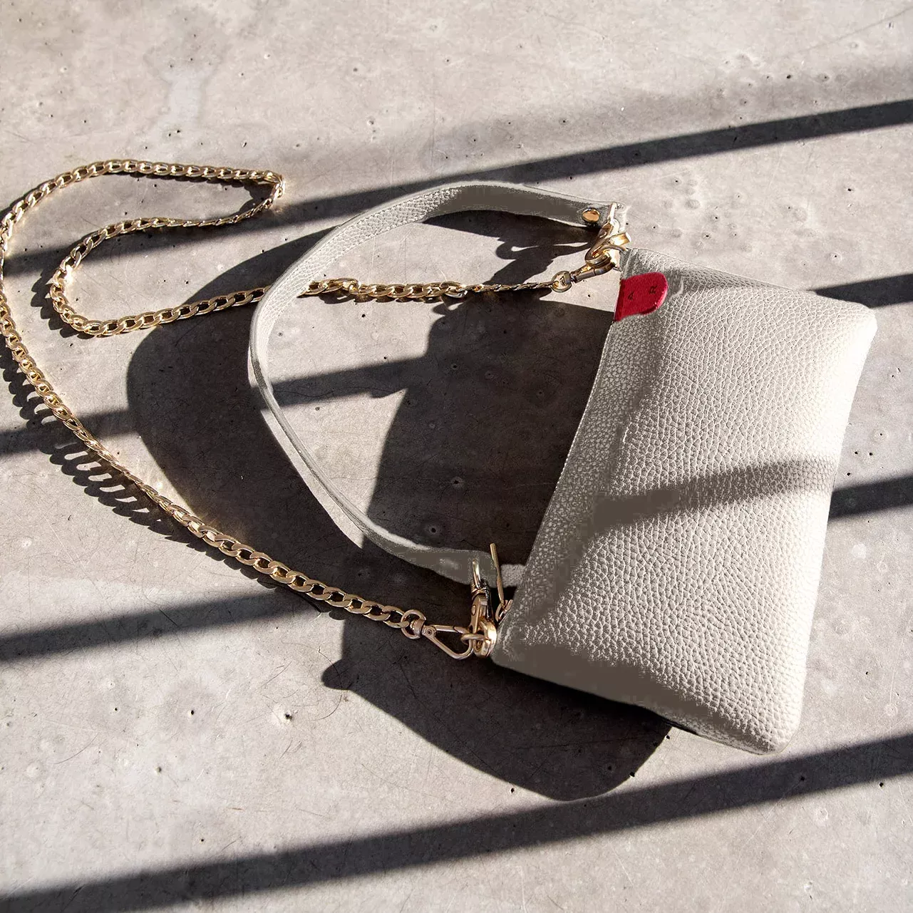 Zuri Multifunction Pouch [Signet] - Cloud